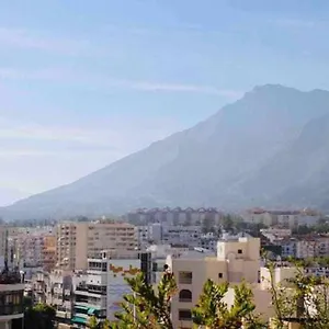 Appartamento Large Modern Beach Front Apartment, Rooftop Pool!!, Marbella