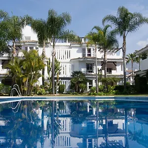 Y Casas Serinamar- Banús, Marbella